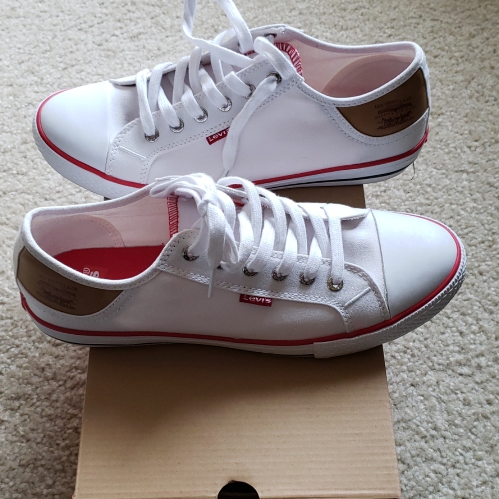 Levi's "Chuck Taylor" style white shoes 10.5 11.